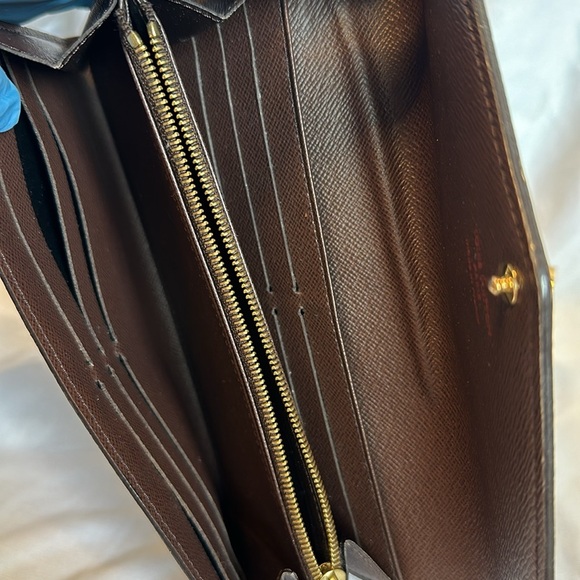 EUC: Louis Vuitton Sara Damier Ebene Long wallet. Very clean. Can use chain: - Picture 6 of 16